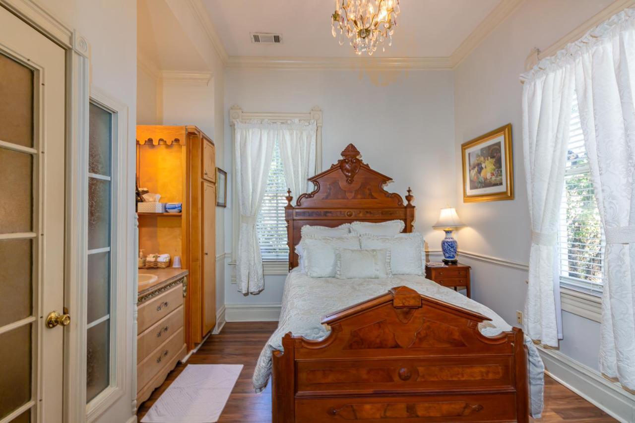 Bed and Breakfast Amethyst Garden Savannah Exterior foto